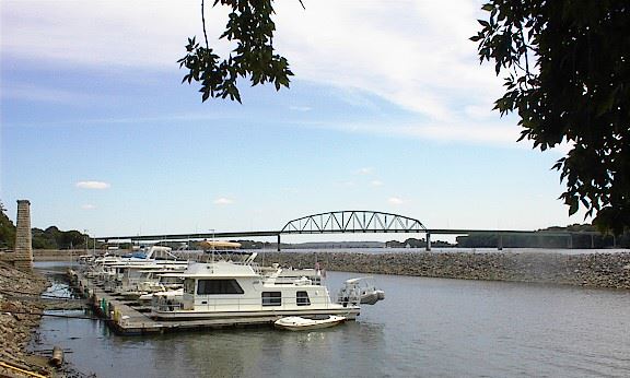 Muscatine Municipal Boat Harbor and Marina
